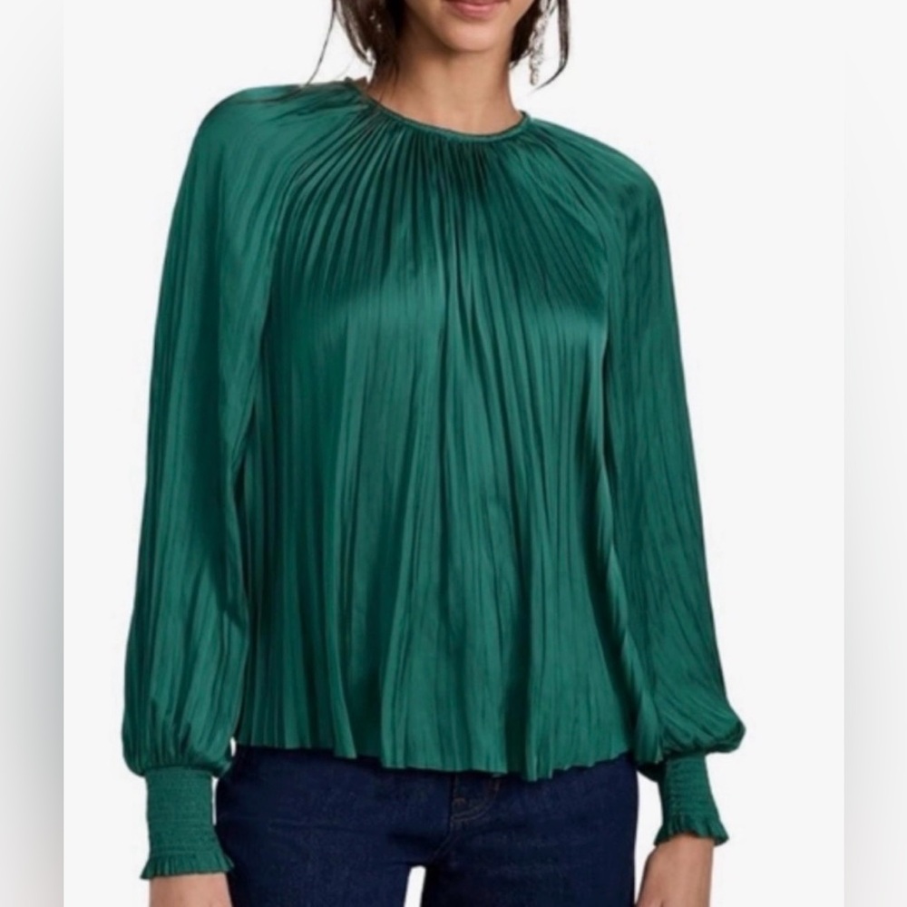 JODIFL Forest Green Pleated Blouse